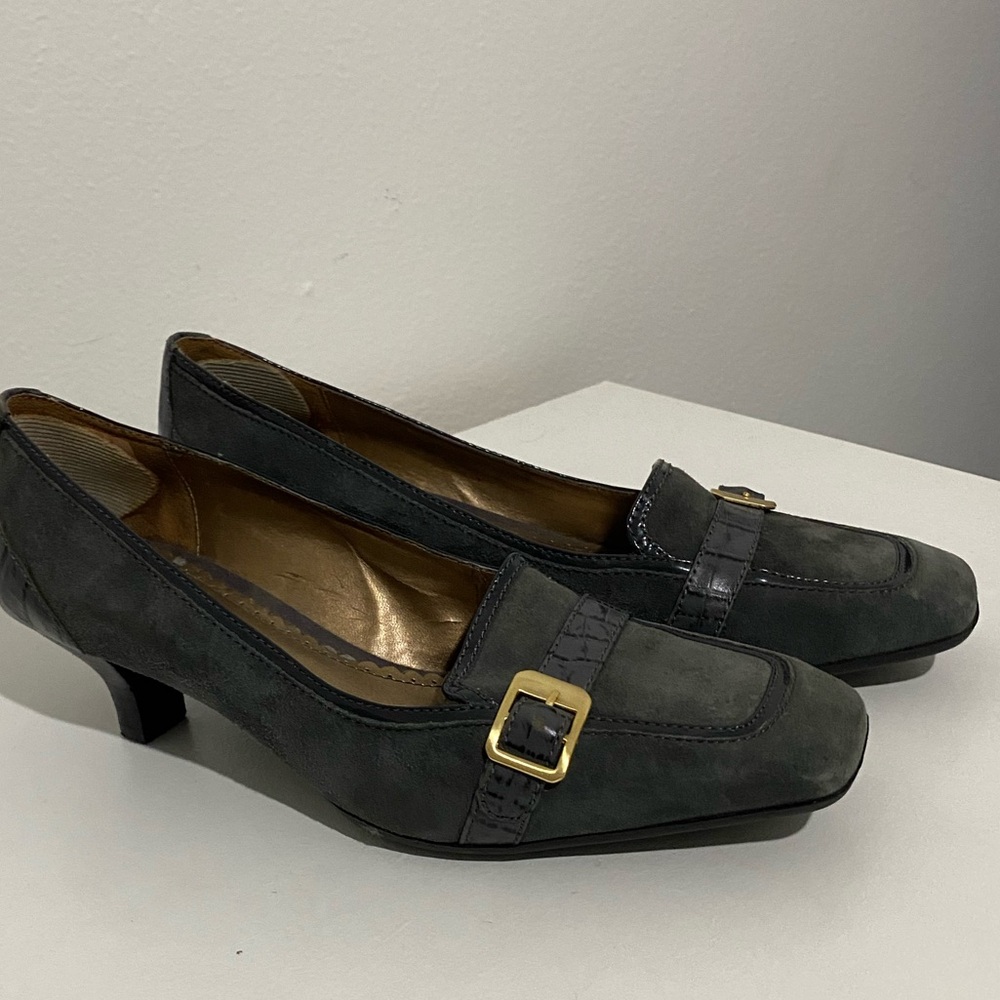 🍄 Naturalizer vintage gray heels